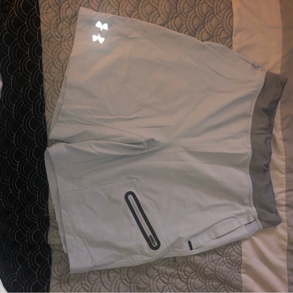 Under armour athletic shorts - Picture 2 of 3
